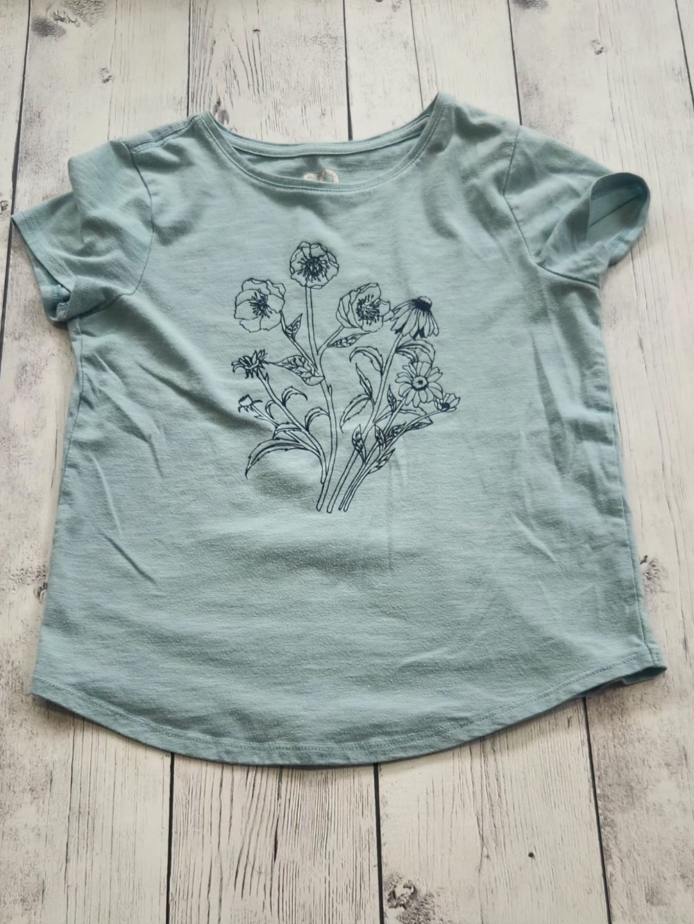 SO girls Medium 8 Blue Floral Short Sleeve Top.